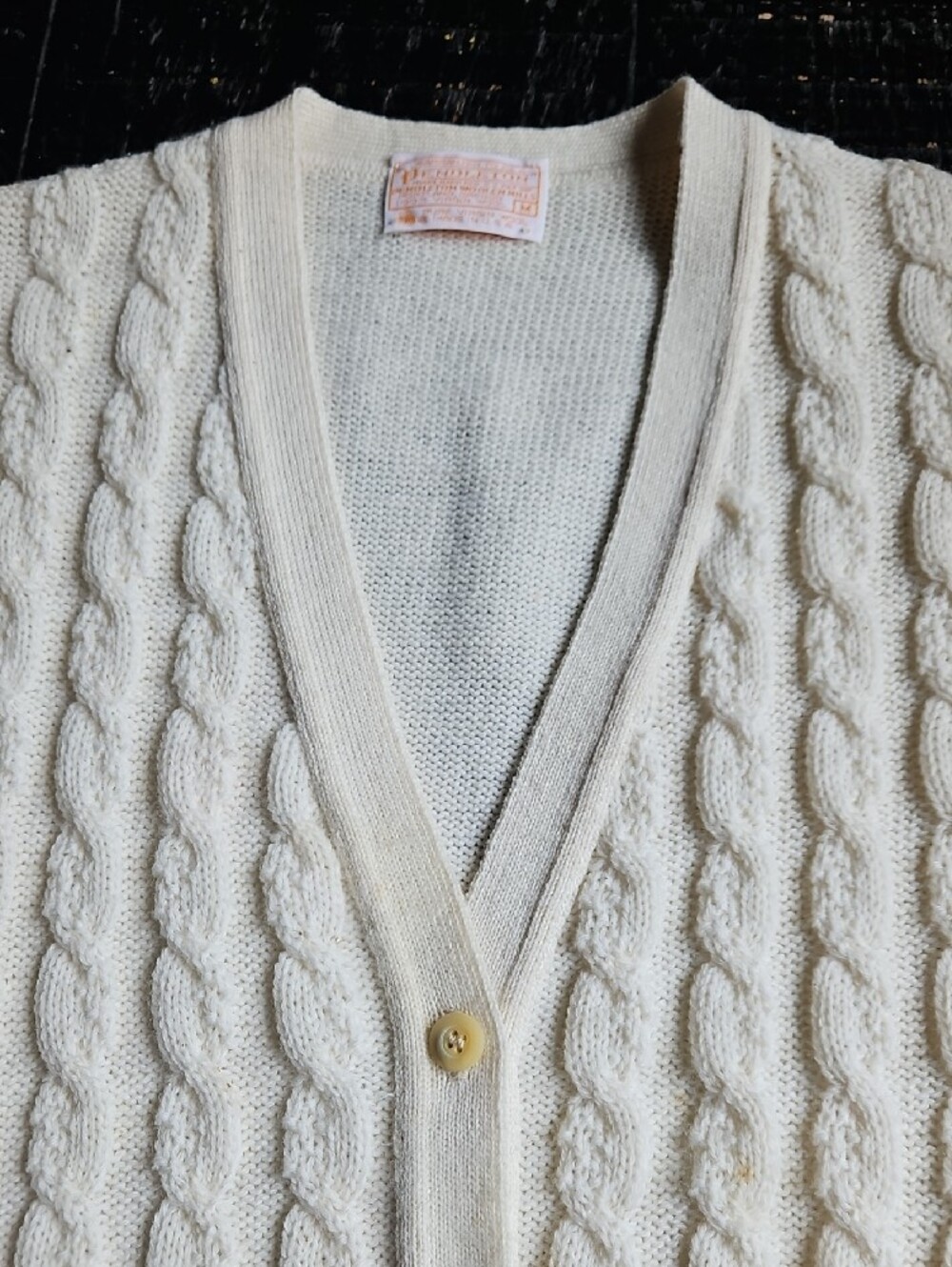 Vintage New Pendleton Cream Cable Knit V-Neck Buttoned Sweater Vest Size Medium - Picture 9 of 16